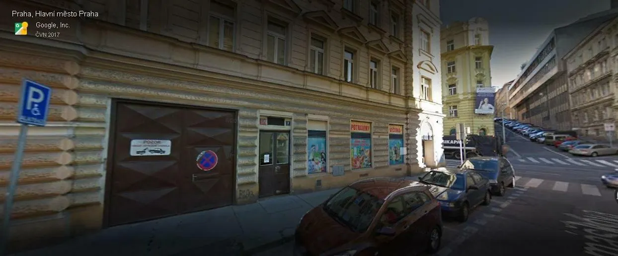 Flat 18 Minutes From Vaclavske Namesti Praga Alloggio in famiglia